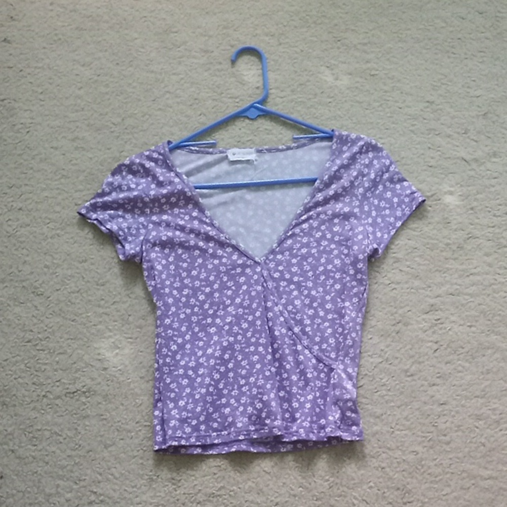 Love Wins Purple and White Flower V-Neck Crop Top For Womens Size Small